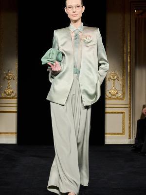 Коллекция Giorgio Armani Prive Couture весна–лето 2026 (110218-armani-prive- ss-03.jpg)